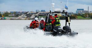 Lee más sobre el artículo 5 Motos de Agua para Vigilancia y Rescate: Las Mejores Opciones